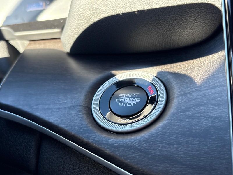 New 2025 Jeep Grand Cherokee L Limited 4x4Image 20