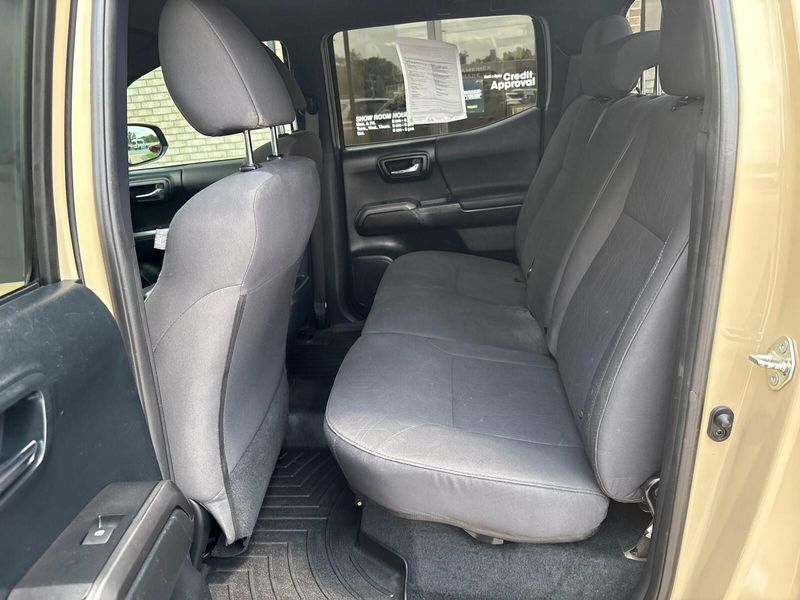 Used 2017 Toyota Tacoma TRD Off RoadImage 4