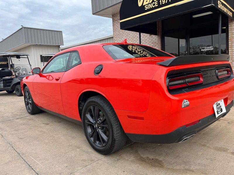 2020 Dodge Challenger SXTImage 11