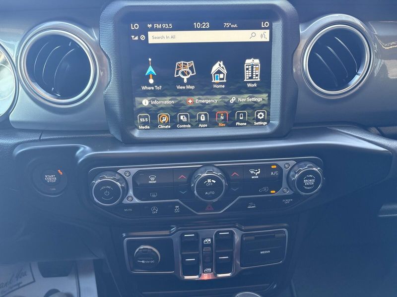 Used 2021 Jeep Wrangler Unlimited SaharaImage 18