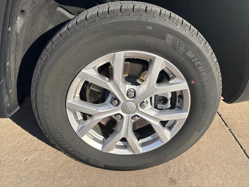 Used 2021 Jeep Grand Cherokee L LimitedImage 13