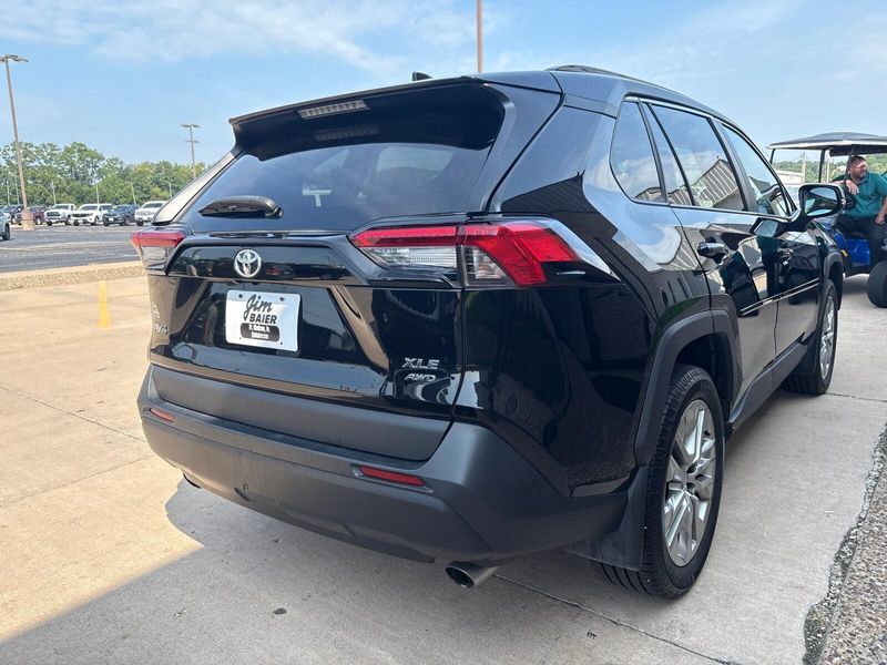 Used 2021 Toyota RAV4 XLE PremiumImage 9