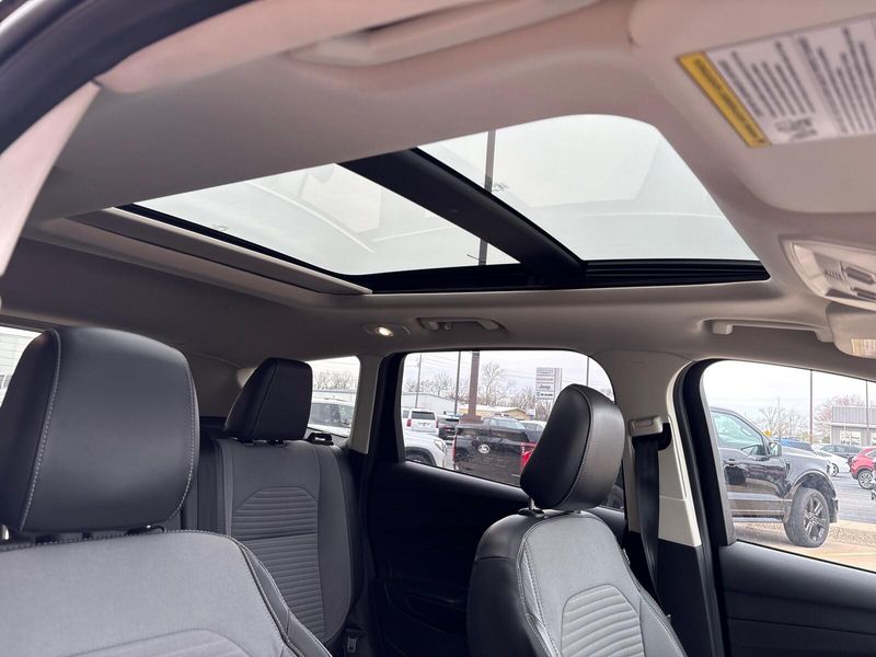 Used 2018 Ford Escape SEImage 8