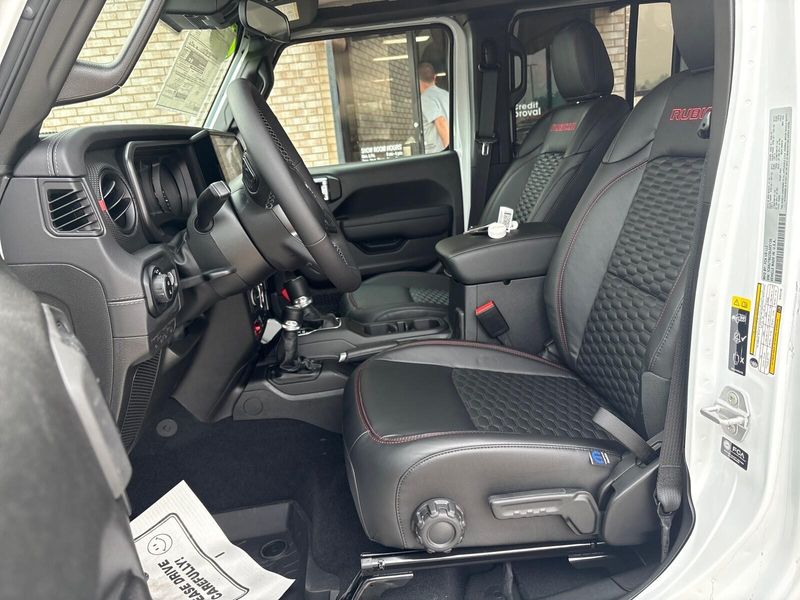 2025 Jeep Gladiator Rubicon 4x4Image 3