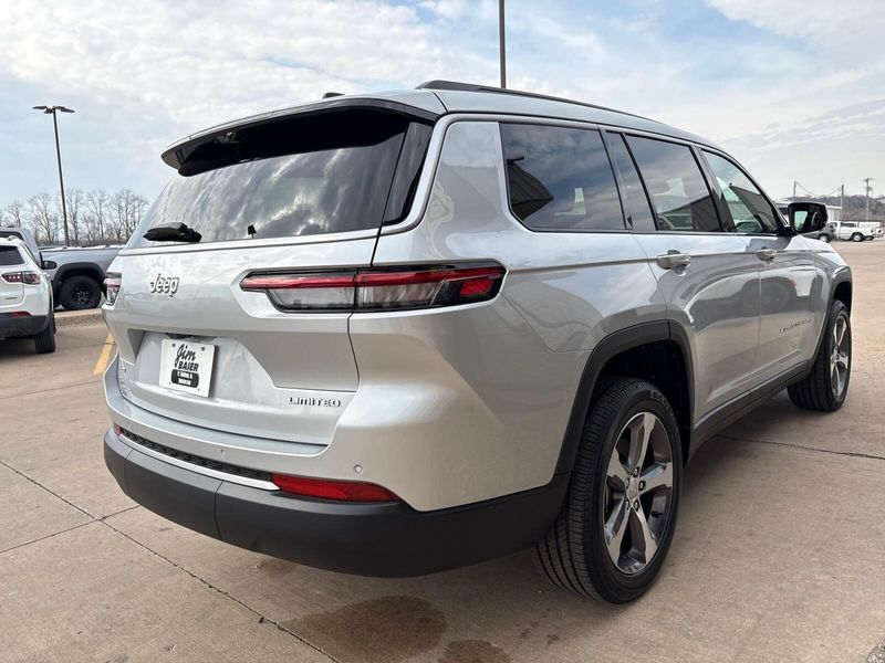New 2026 Jeep Grand Cherokee L Limited 4x4Image 10