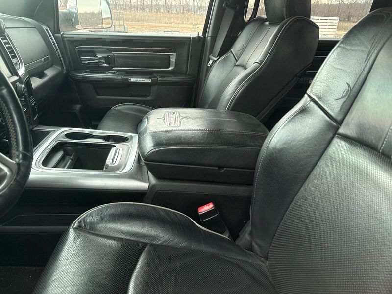 Used 2017 RAM 1500 LimitedImage 11