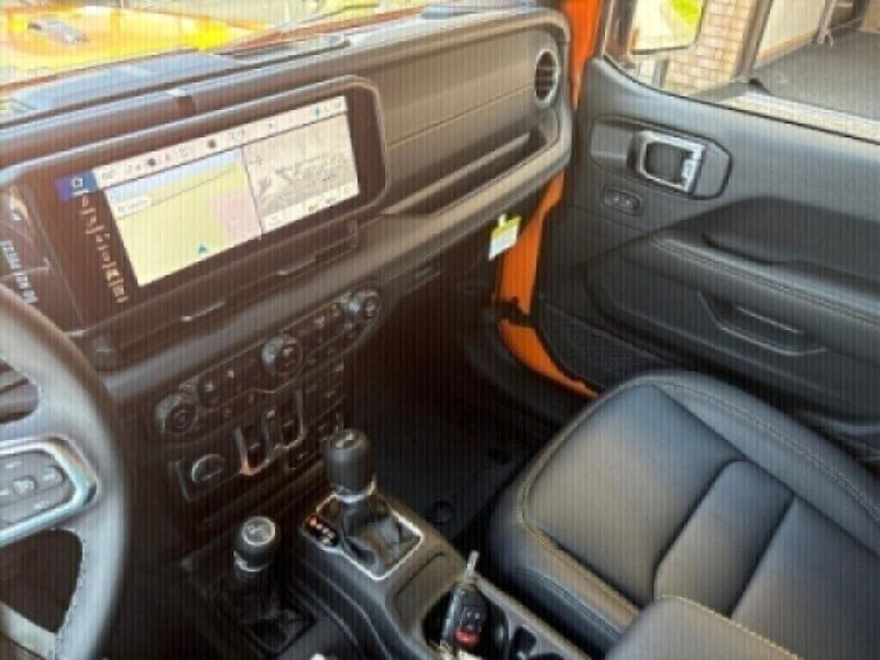 2025 Jeep Wrangler 4-door SaharaImage 17