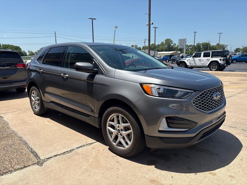 Used 2024 Ford Edge SELImage 7