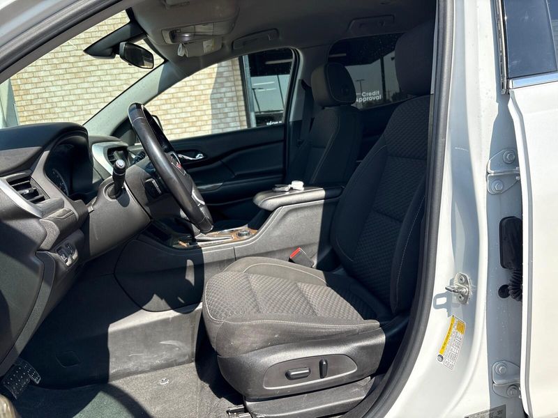 2018 GMC Acadia SLEImage 3