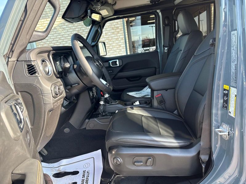 New 2026 Jeep Wrangler 4-door SaharaImage 3