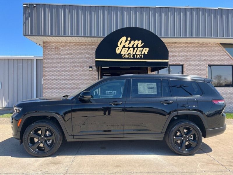 2024 Jeep Grand Cherokee L Limited 4x4Image 2