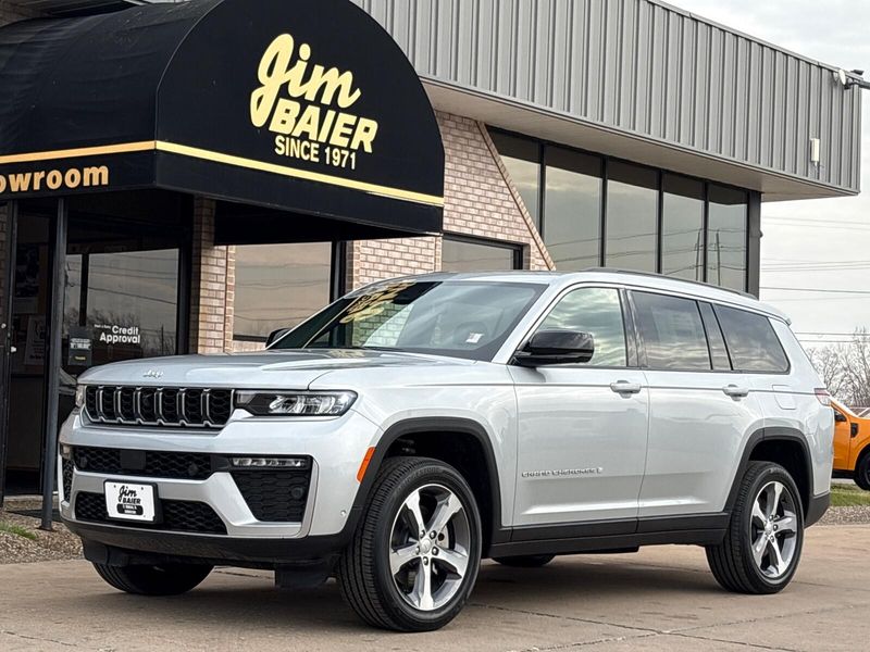 New 2026 Jeep Grand Cherokee L Limited 4x4Image 1