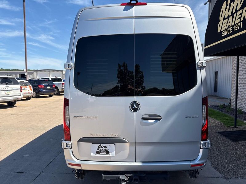Used 2019 Mercedes-Benz Sprinter 3500XD Chassis Image 9