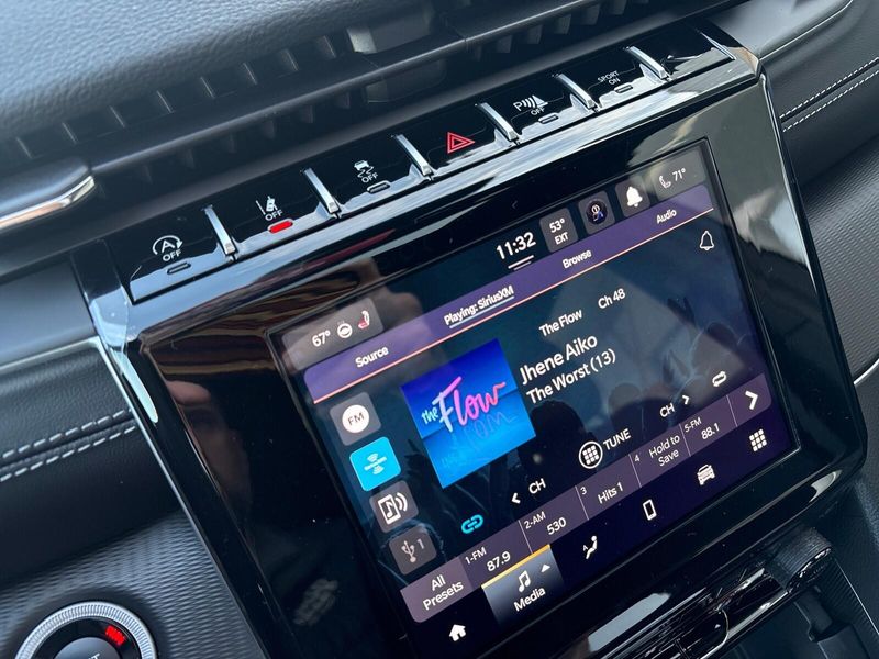 New 2025 Jeep Grand Cherokee L Altitude X 4x4Image 21