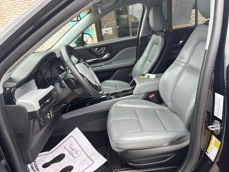 2022 Lincoln Corsair StandardImage 3