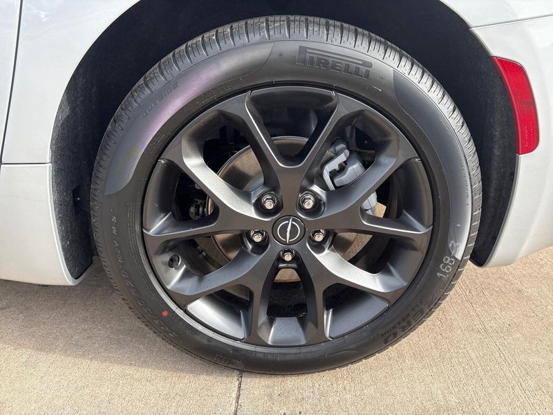 New 2026 Chrysler Pacifica SelectImage 12