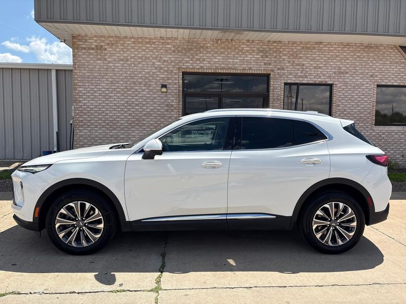 Used 2024 Buick Envision PreferredImage 2