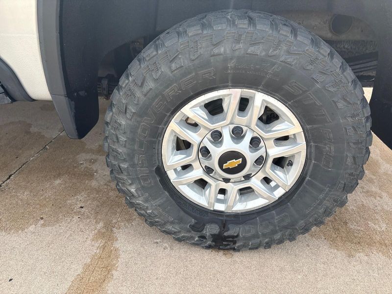Used 2022 Chevrolet Silverado 2500HD LTImage 11