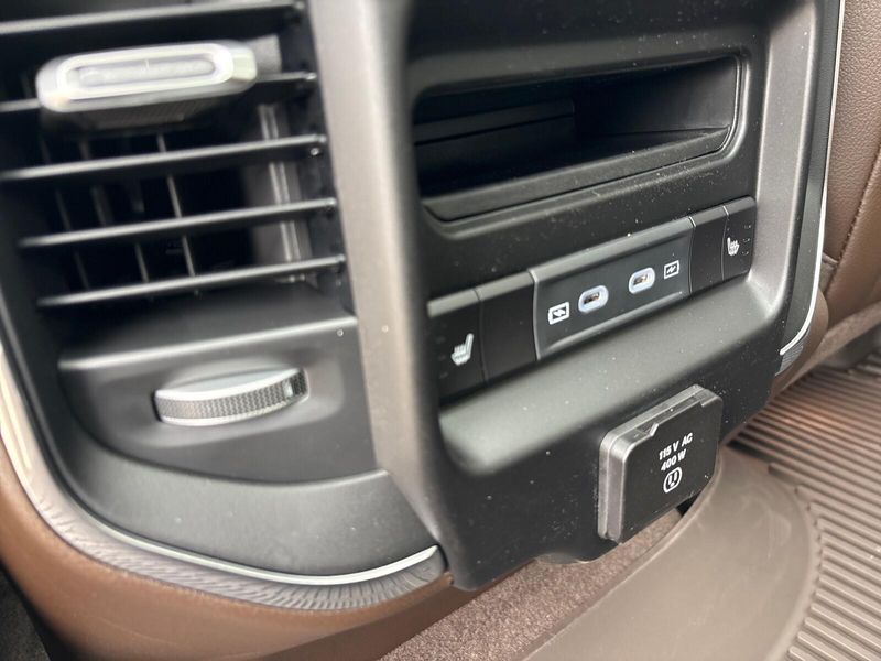 New 2027 RAM 1500 Laramie Crew Cab 4x4 5