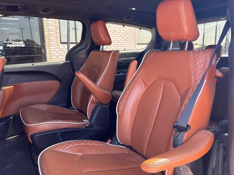 Used 2026 Chrysler Pacifica PinnacleImage 5