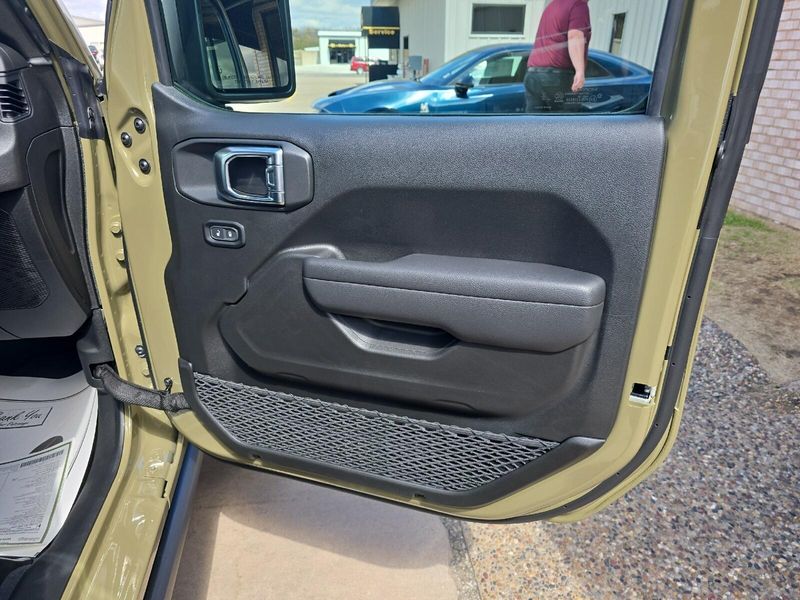 2025 Jeep Wrangler 4-door WillysImage 12