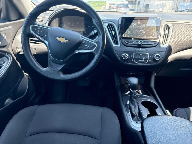Used 2023 Chevrolet Malibu LSImage 5