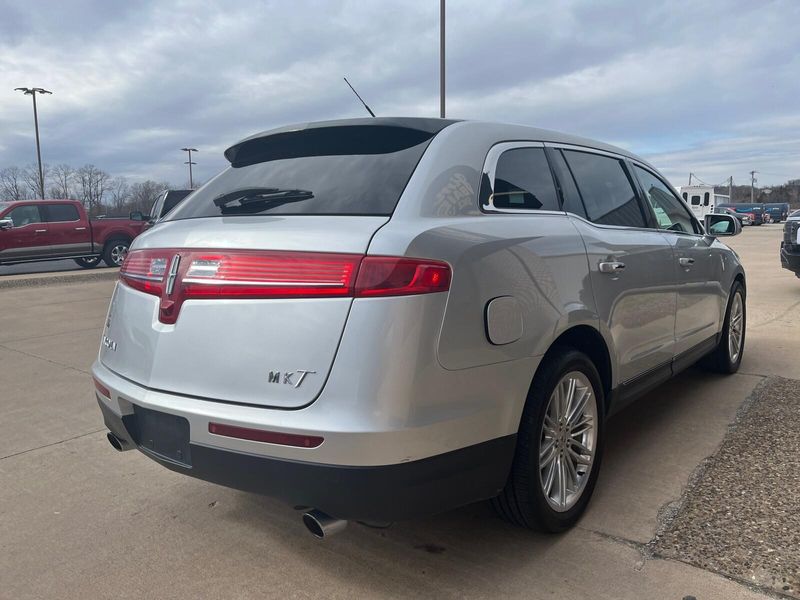 2019 Lincoln MKT ReserveImage 11