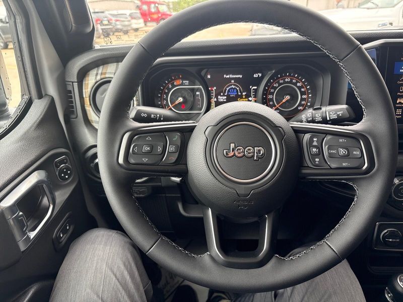 New 2026 Jeep Wrangler 4-door 85th Anniversary EditionImage 14