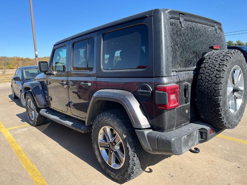 2019 Jeep Wrangler Unlimited SaharaImage 9