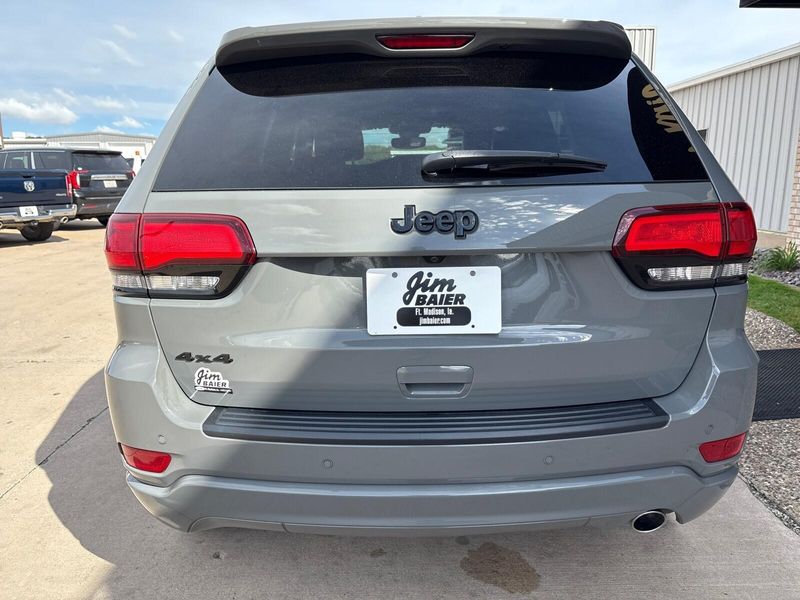 Used 2020 Jeep Grand Cherokee AltitudeImage 10