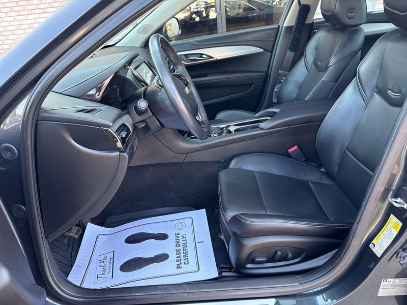 Used 2017 Cadillac ATS Luxury AWDImage 3