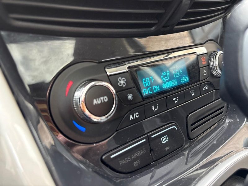 Used 2013 Ford Escape SELImage 17
