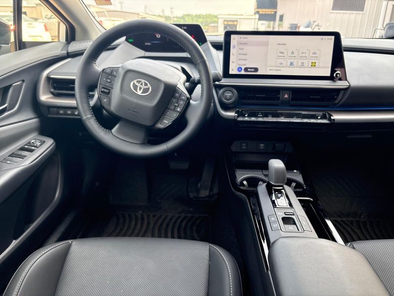 2024 Toyota Prius XLEImage 5