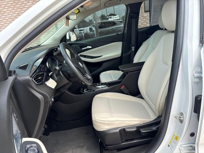Used 2021 Buick Encore GX PreferredImage 3