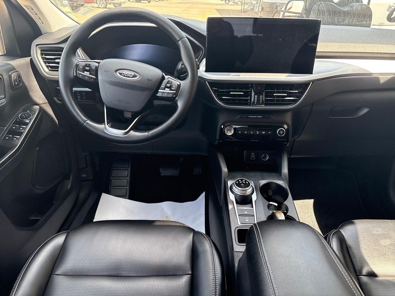 Used 2024 Ford Escape PlatinumImage 5