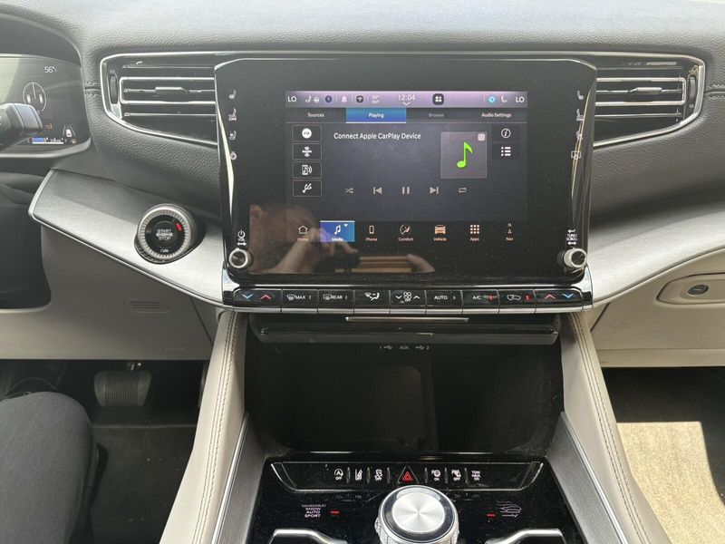 2025 Jeep Wagoneer L Series IIIImage 17