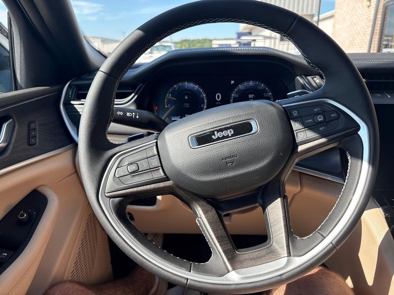 New 2027 Jeep Grand Cherokee LimitedImage 14
