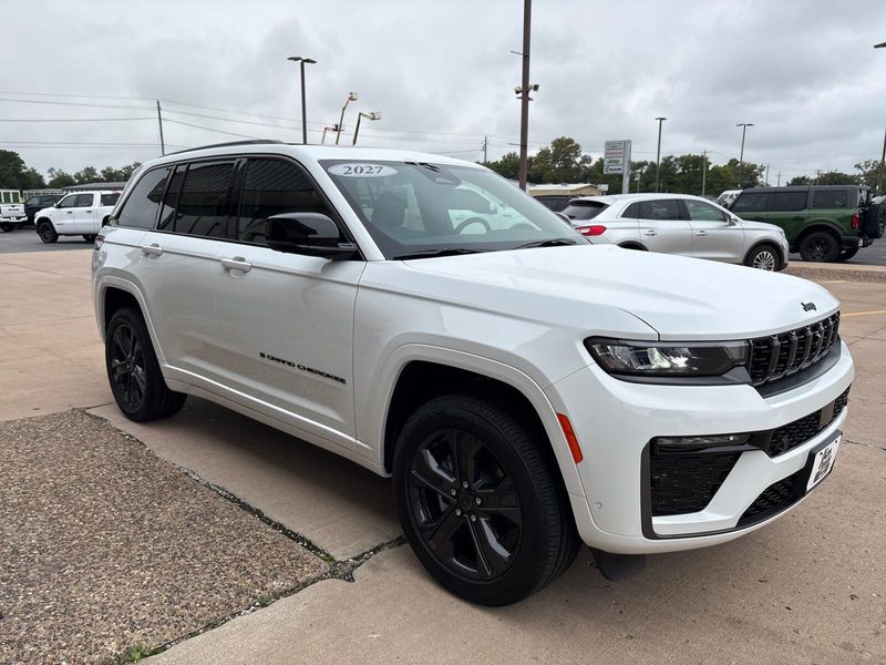 New 2027 Jeep Grand Cherokee Limited ReserveImage 8