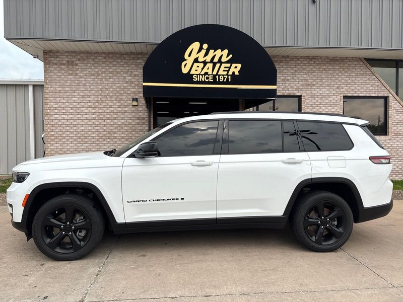 2021 Jeep Grand Cherokee L AltitudeImage 2