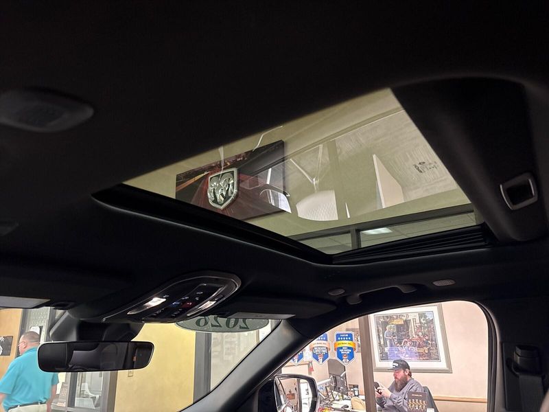 New 2026 Jeep Grand Cherokee Laredo Altitude 4x4Image 11