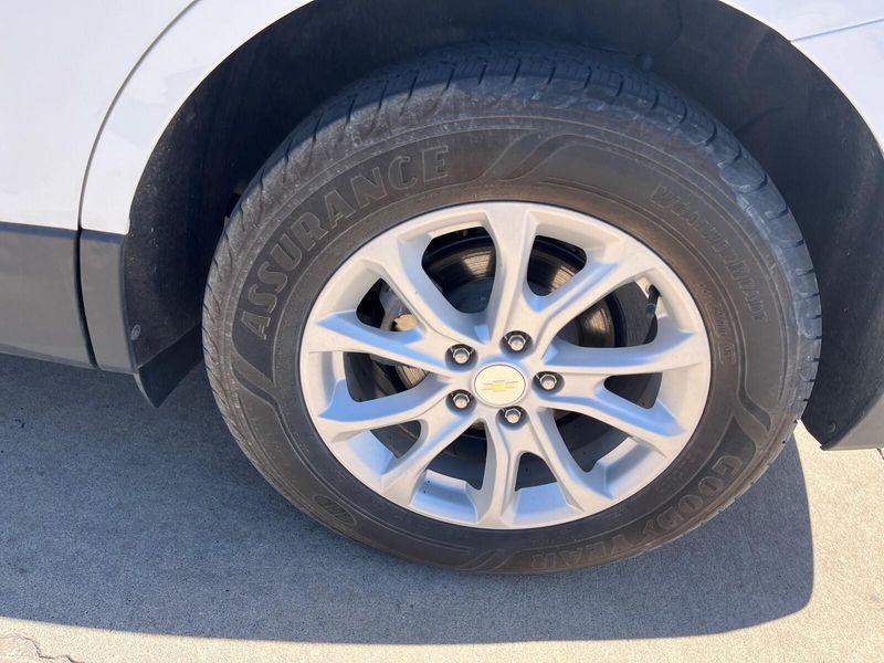 2019 Chevrolet Equinox LTImage 11