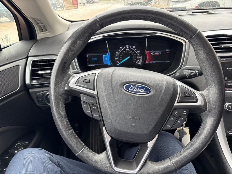 2014 Ford Fusion SEImage 13