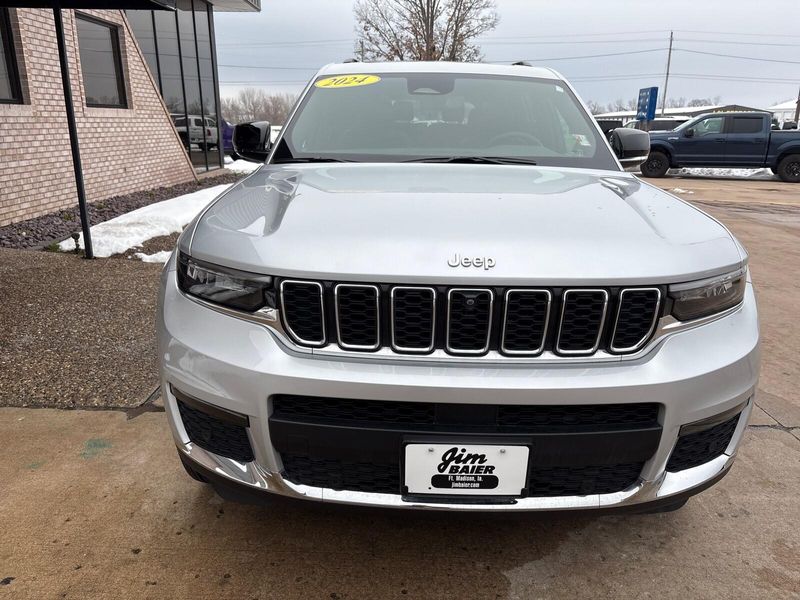 Used 2024 Jeep Grand Cherokee L LimitedImage 9