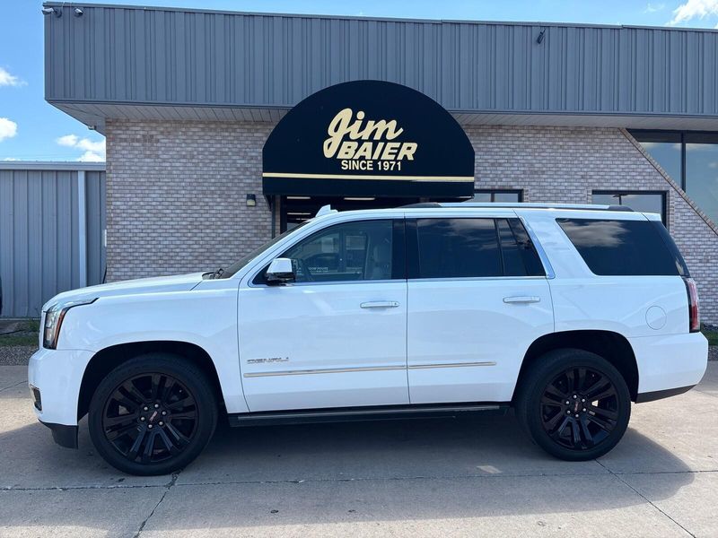 Used 2017 GMC Yukon DenaliImage 2