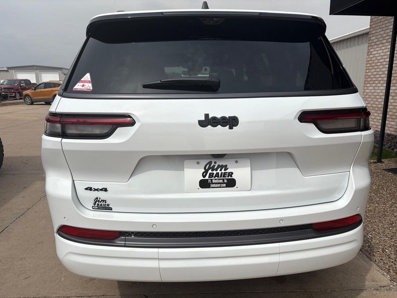 New 2026 Jeep Grand Cherokee L Limited Reserve 4x4Image 12