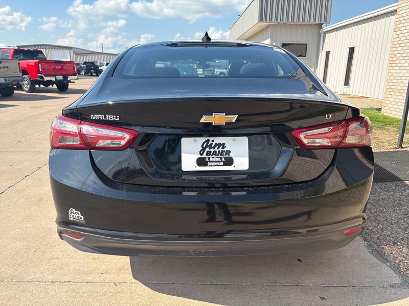 Used 2022 Chevrolet Malibu LTImage 9