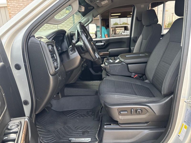 Used 2022 Chevrolet Silverado 2500HD LTImage 3