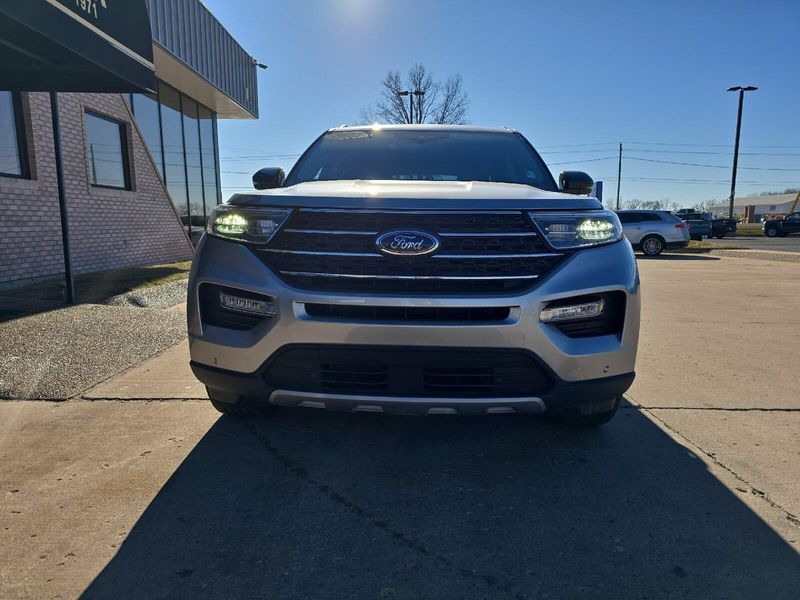 2023 Ford Explorer XLTImage 4