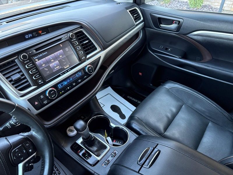 Used 2019 Toyota Highlander LimitedImage 19