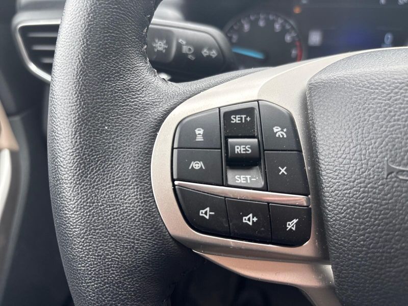 Used 2023 Ford Explorer LimitedImage 16